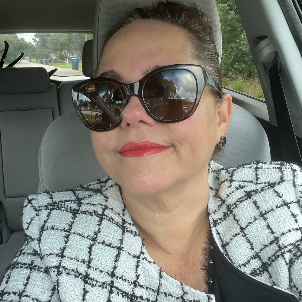 Meet your Posher, Mayra